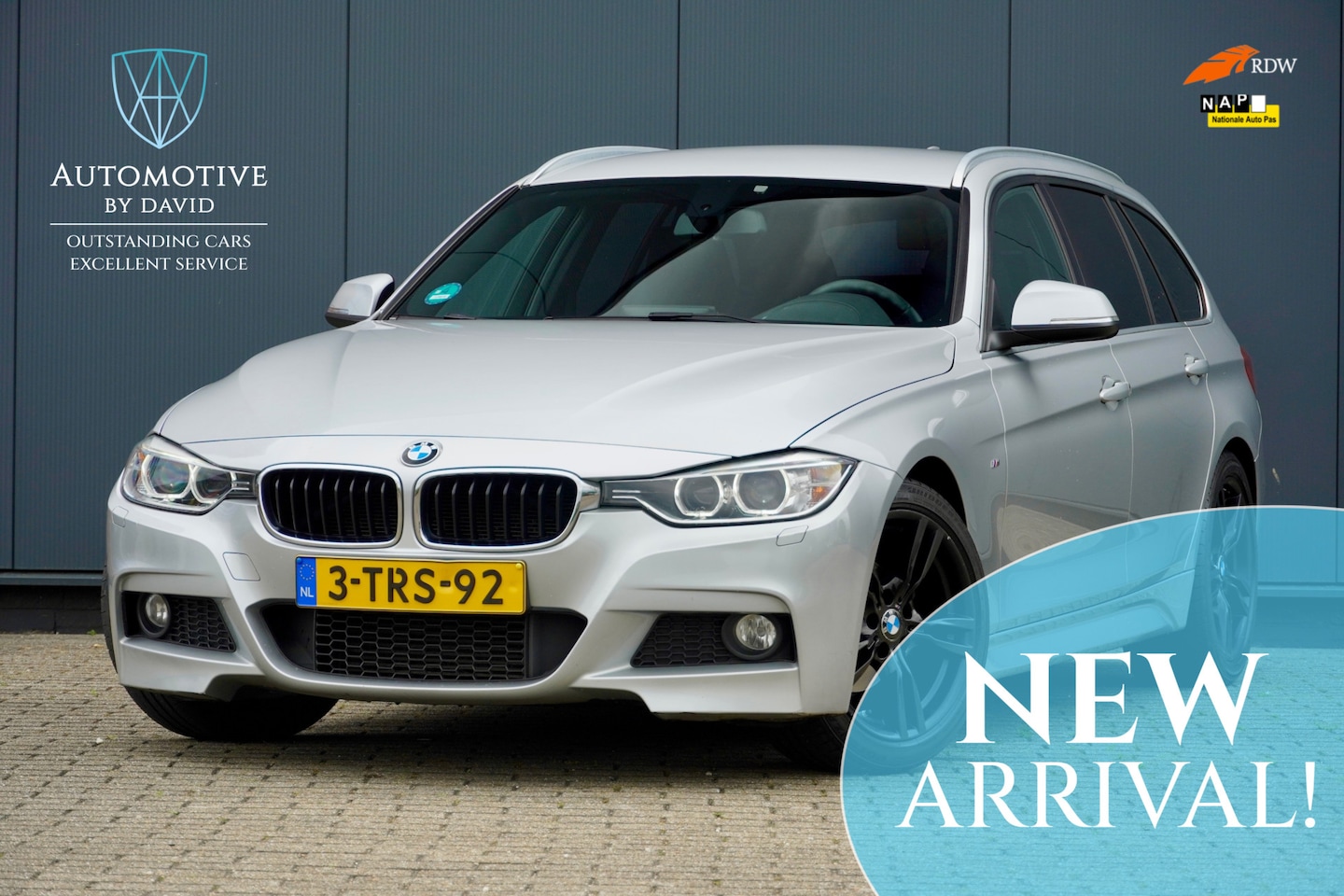 BMW 3-serie Touring - 316i M SPORT EXECUTIVE / CAMERA / NAVIGATIE PROFESSIONAL / ALCANTARA / NL AUTO / 18 INCH L - AutoWereld.nl