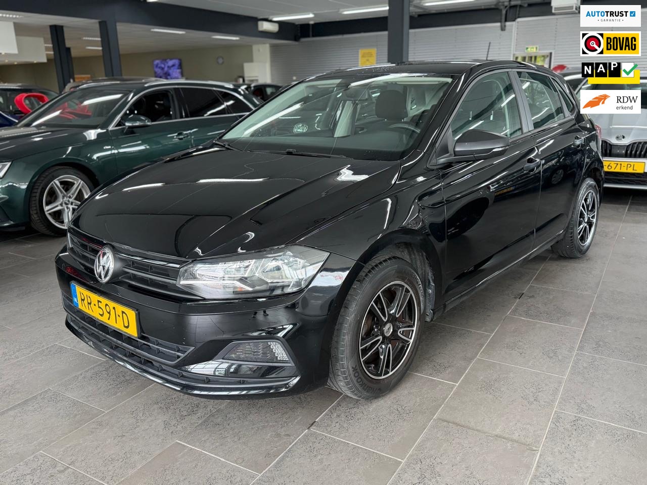 Volkswagen Polo - 1.0 MPI Trendline airco elektrische pakket cruise controle lm-velgen parkeersensoren - AutoWereld.nl