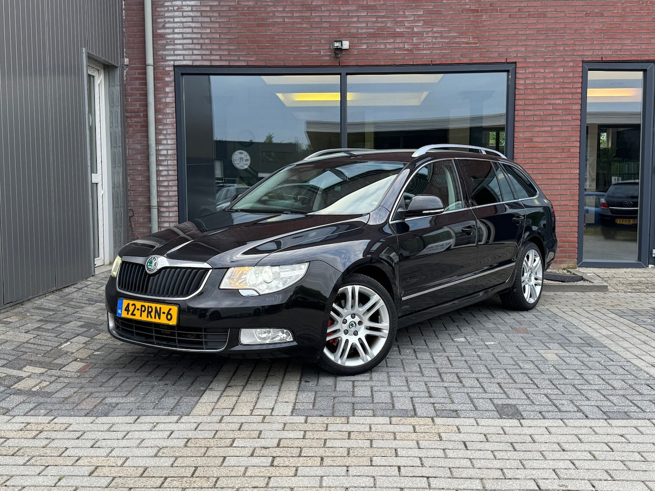 Skoda Superb Combi - 1.8 TSI Elegance Business Line | Dealer onderhouden | AUTM| Trekhaak | Leer | Memory | LED - AutoWereld.nl