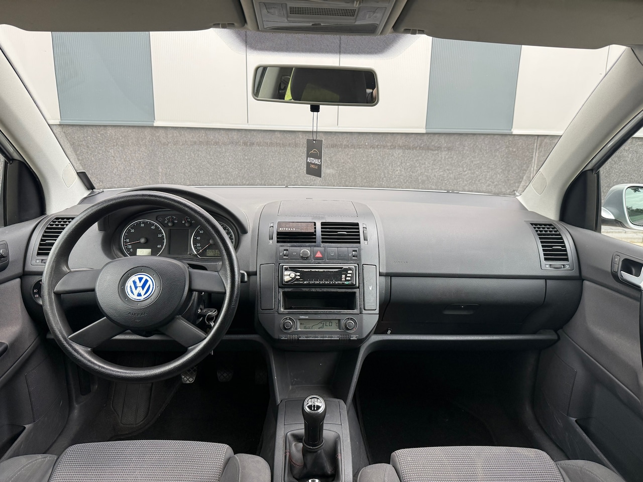 Volkswagen Polo - 1.4-16V Benzine 2002 | Stoelverwarming | Eleck. ramen - AutoWereld.nl