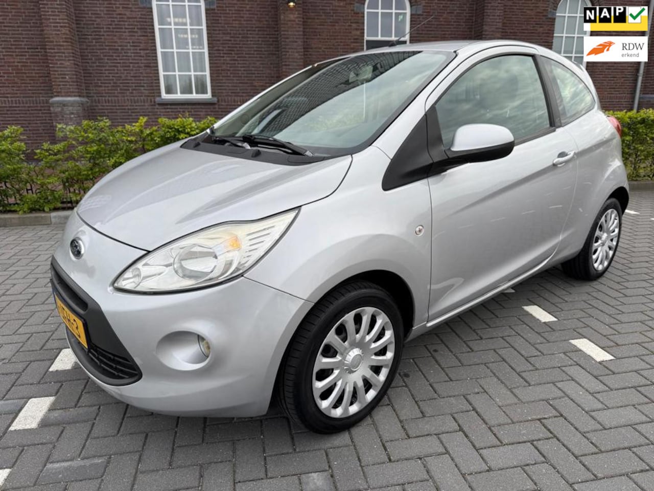 Ford Ka - 1.2 Titanium DISTRIBUTIE AIRCO 69.170 KM NAP 2009 !! - AutoWereld.nl