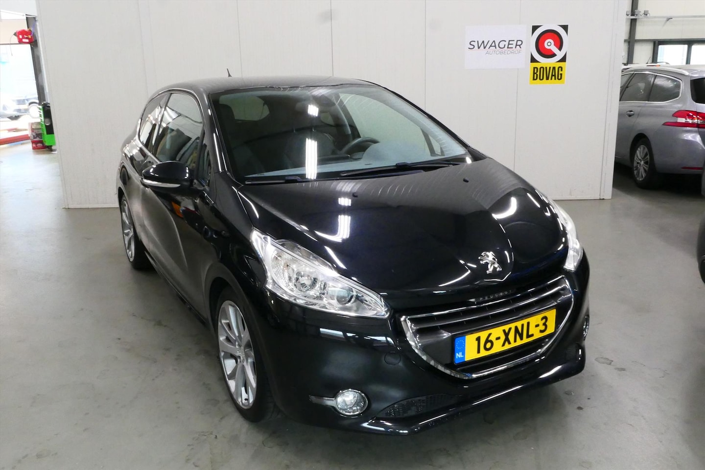 Peugeot 208 - 1.6 VTi 120PK 3D Allure - AutoWereld.nl