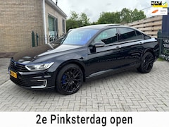 Volkswagen Passat - 1.4 TSI GTE Highline |trekhaak | panoramadak | automaat |top onderhouden