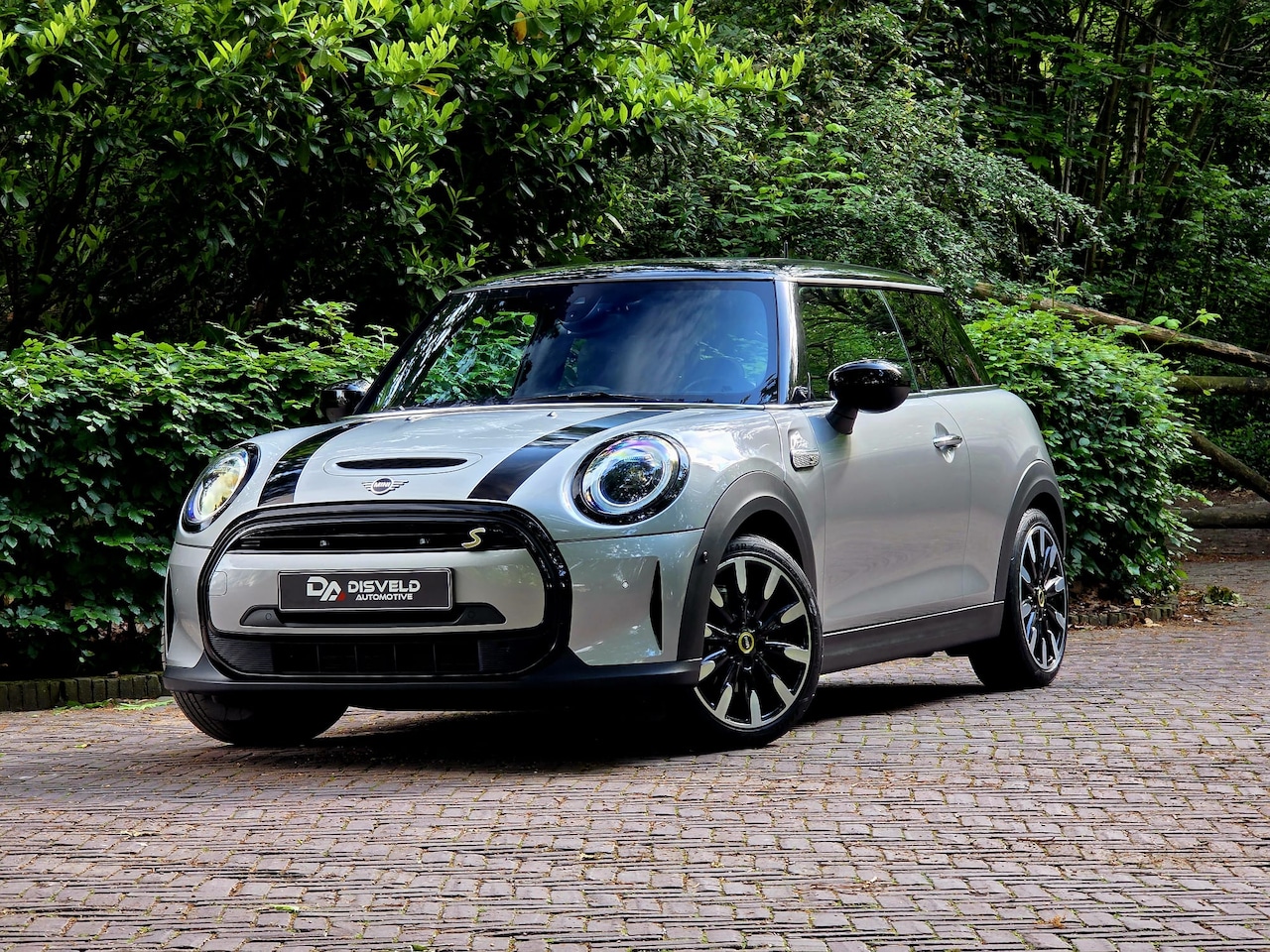 MINI Mini-Electric - MINI Electric MINI Electric Cooper SE | PANO | KEYLESS | YOUNIQUE Trim 17" - AutoWereld.nl