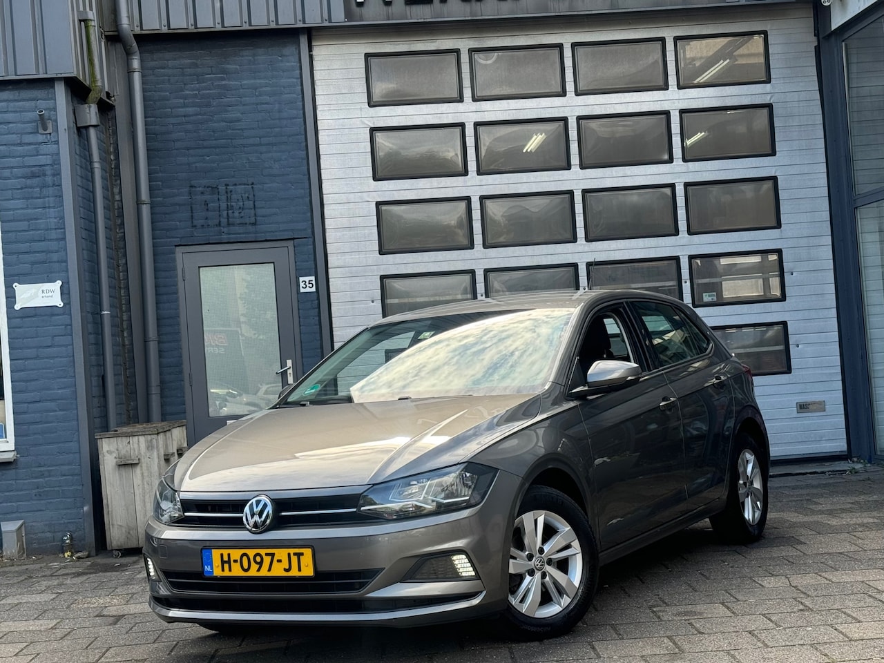 Volkswagen Polo - 1.0 TSI Comfortline | Airco | Cruise | LMV | 95PK - AutoWereld.nl