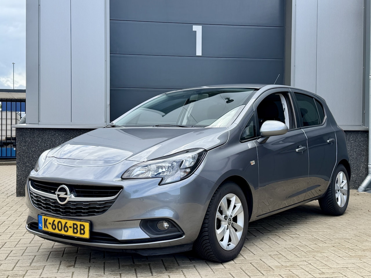 Opel Corsa - 1.4 Online Edition *Apple Carplay* Winterpack / Stoel/Stuurverwarming / PDC / Cruise Contr - AutoWereld.nl