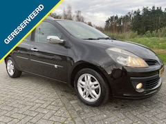 Renault Clio Estate - 1.6-16V AIRCO PANORAMADAK CRUISE-CONTROL APK: Nieuw bij afleveri