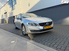 Volvo V60 - 2.0 D3 Summum NIEUW APK /NAVI/ELEKTRISCHE STOELEN /STOELVERWARMING