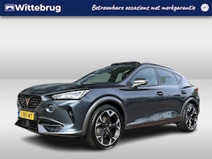 CUPRA Formentor - 1.4 e-Hybrid Performance / Panorama dak / Navigatie / Stuur en stoelverwarming / Camera /