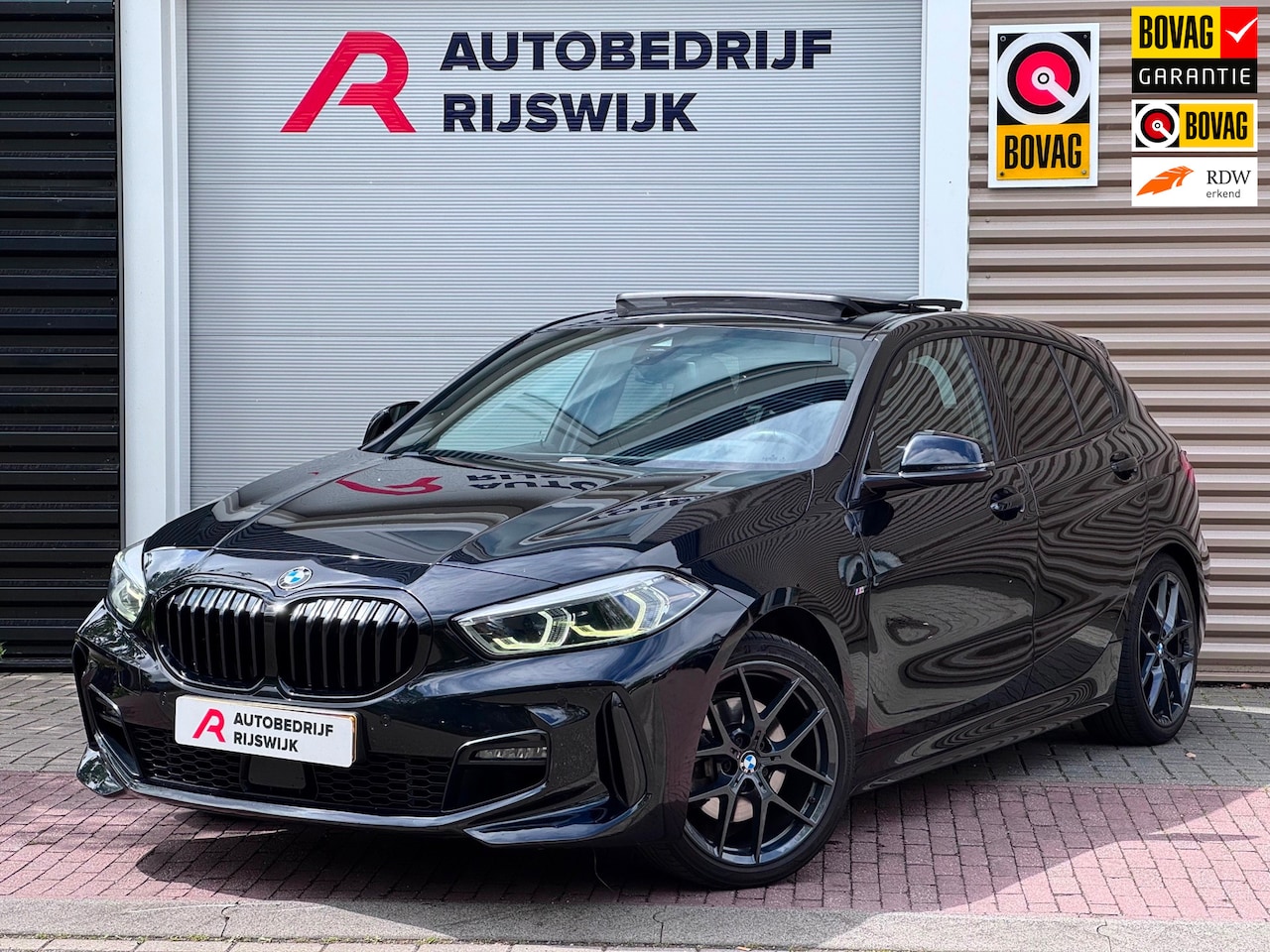 BMW 1-serie - 118i Executive Edition Pano/Sfeer/Keyless - AutoWereld.nl