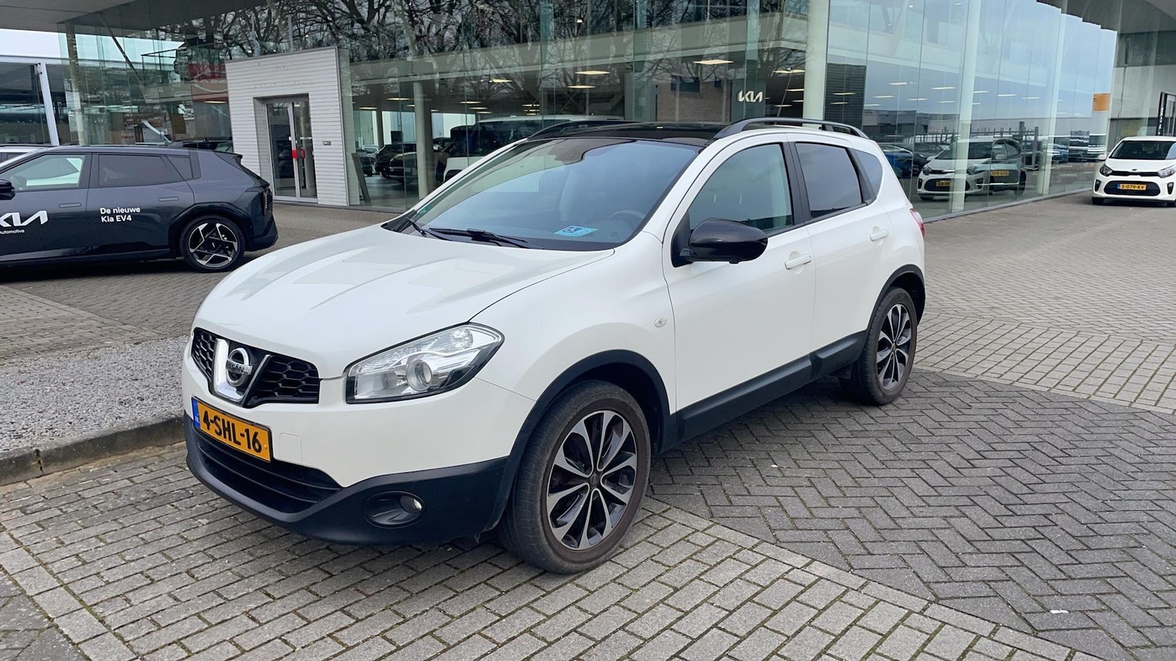 Nissan Qashqai - 1.6 360 | Automaat | Panoramadak | 360 Camera | Nav | - AutoWereld.nl