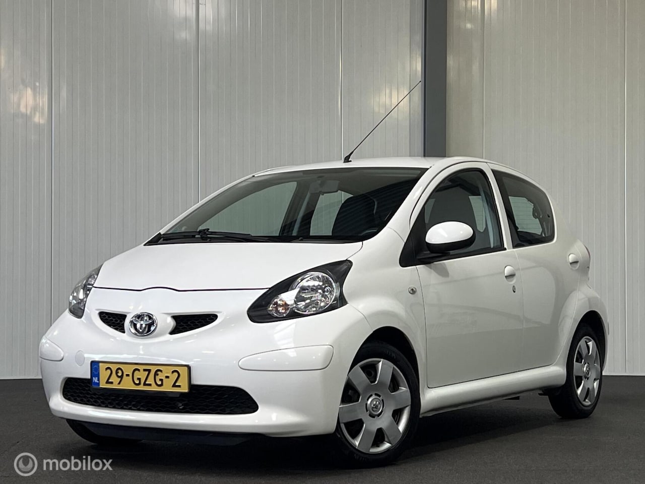 Toyota Aygo - 1.0-12V + AUTOMAAT 5-drs [ NAP airco ] - AutoWereld.nl