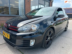Volkswagen Golf - 2.0 GTI Leder 6BAK CarPlay LM Black Magic uitvoering