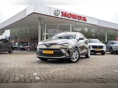 Toyota C-HR - 1.8 Full Hybrid Active Automaat | Trekhaak | Hagelnieuwe All Season banden | Dealeronderho