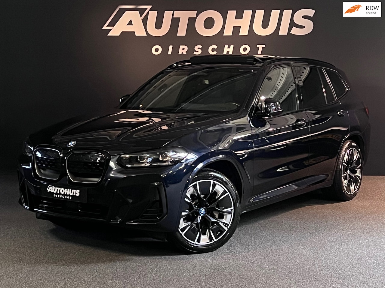 BMW iX3 - High Executive 80 kWh Edition M Pano/Stuurverwarming/H&K/Memory M stoelen/360 Camera/ACC/2 - AutoWereld.nl