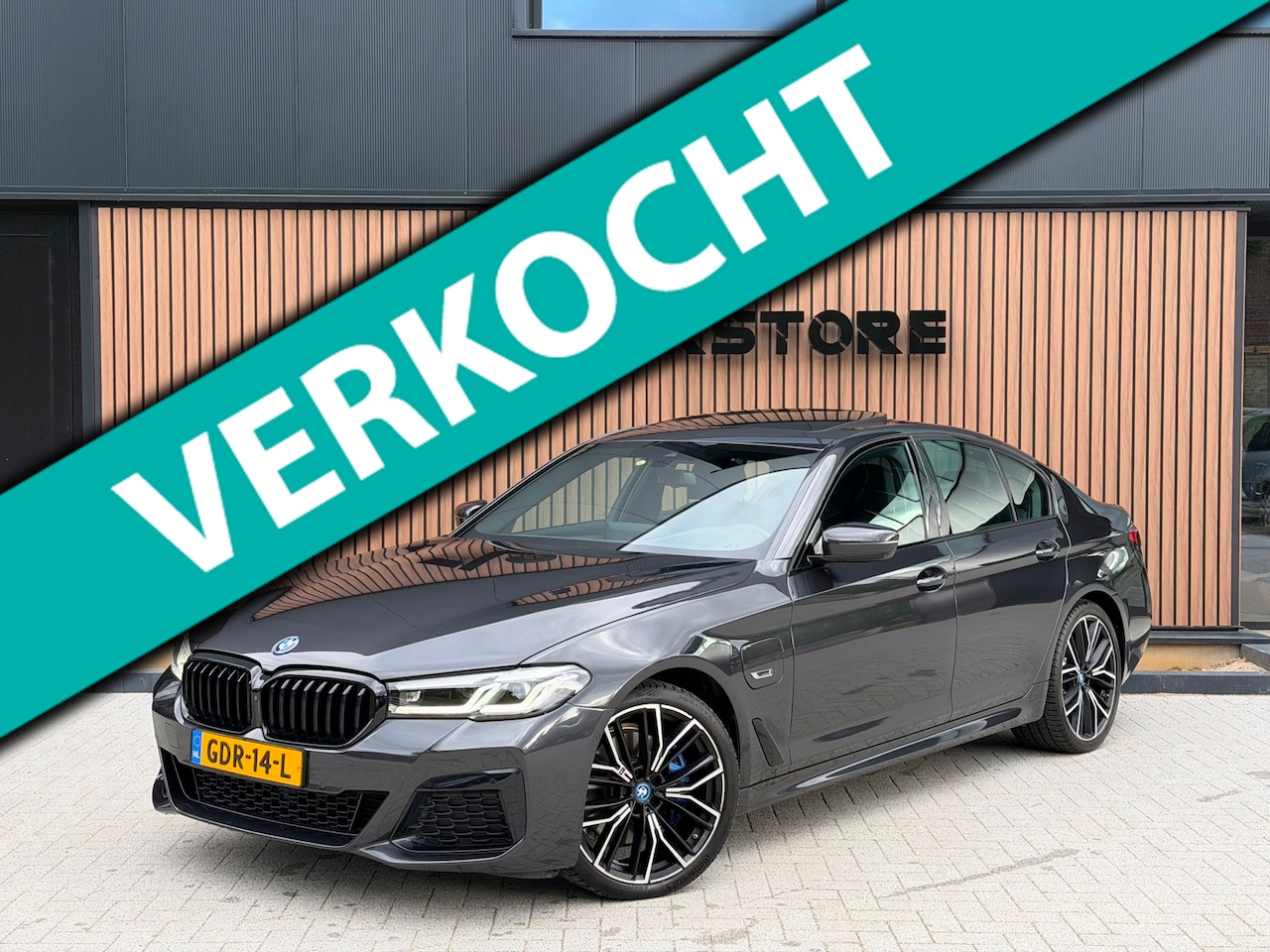 BMW 5-serie - 530e M-Pakket PANO Harman/Kardon 2023 360 Camera full - AutoWereld.nl