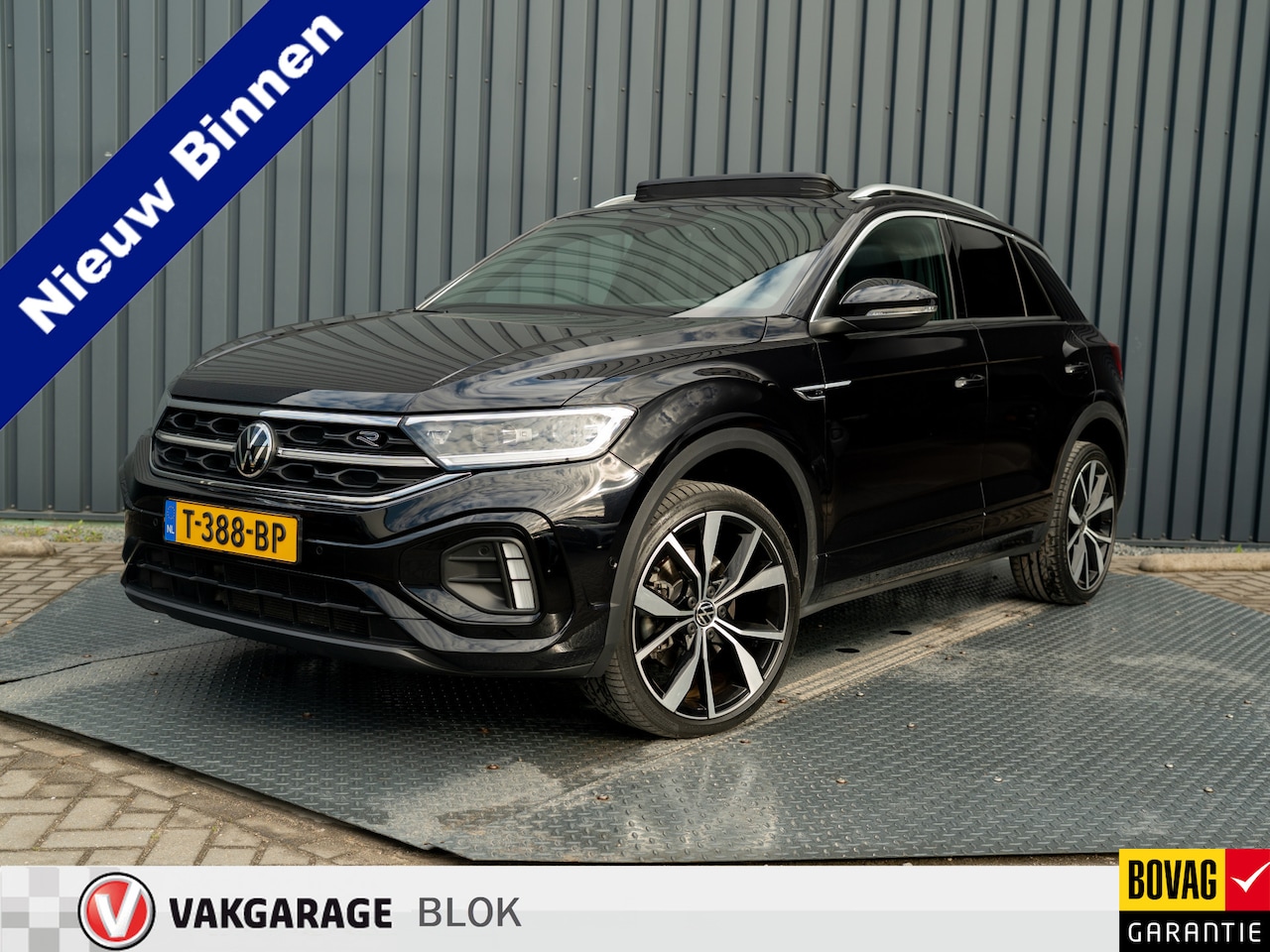 Volkswagen T-Roc - 1.5 TSI R-Line Business+ | Pano | Afnb. Trekhaak | Keyless | Elk. A-klep | Side Assist | C - AutoWereld.nl