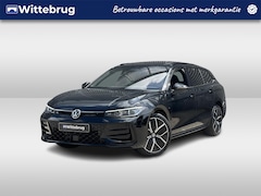 Volkswagen Passat Variant - 1.5 eHybrid 272PK DSG R-Line Edition / Resterende Fabrieksgarantie tot 11-08 2030 / Trekha