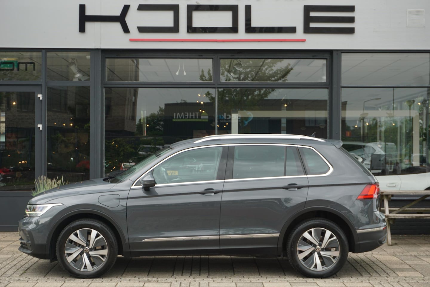 Volkswagen Tiguan - 1.4 TSI eHybrid | Trekhaak | winter pakket | 93% soh - AutoWereld.nl