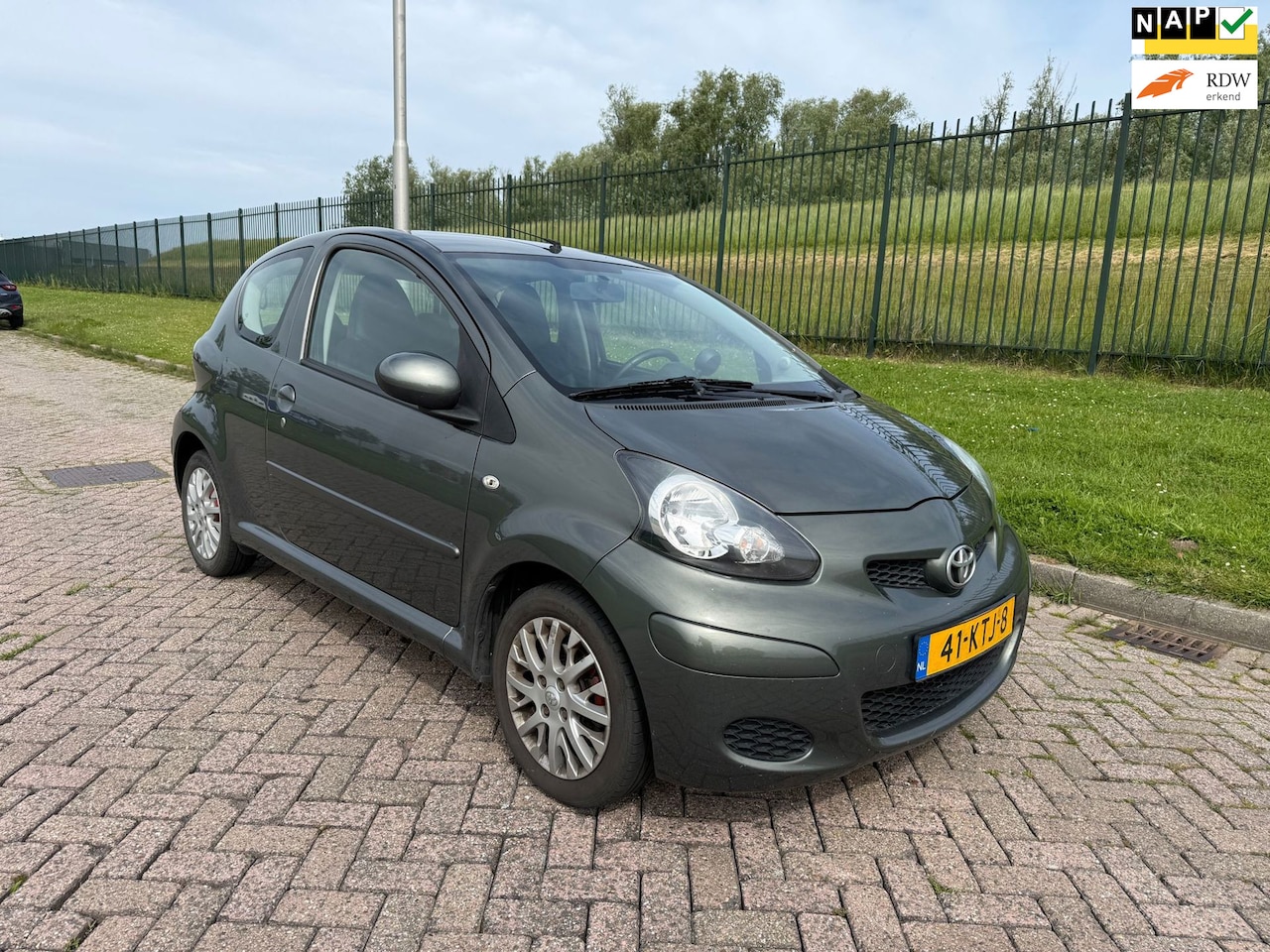 Toyota Aygo - 1.0-12V Aspiration Green 1.0-12V Aspiration Green - AutoWereld.nl