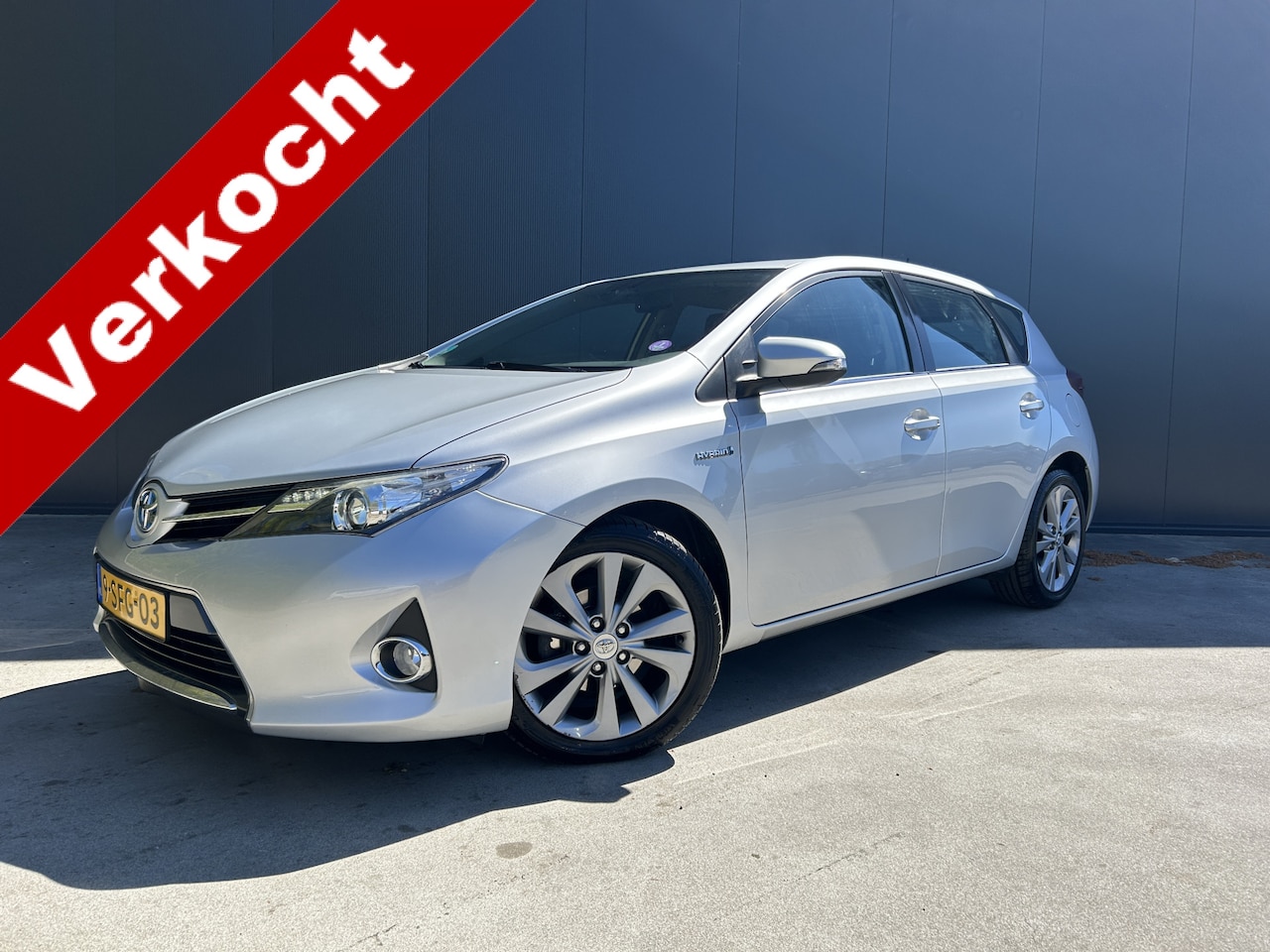 Toyota Auris - 1.8 Hybrid Dynamic CAMERA CRUISE ECC LMV - AutoWereld.nl