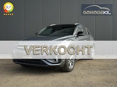 Volkswagen T-Roc - 1.0 TSI R-Line Business+ Dealer onderh. / 1ste eigenaar / Camera / Massage / Privacy glass