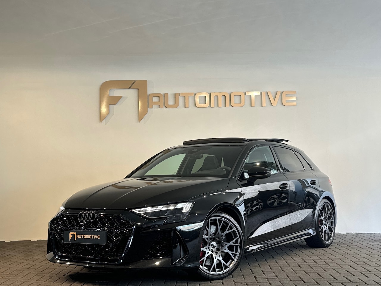 Audi RS3 - Sportback 2.5 TFSI quattro Pano|Kuip|HuD|Sonos|VOL - AutoWereld.nl