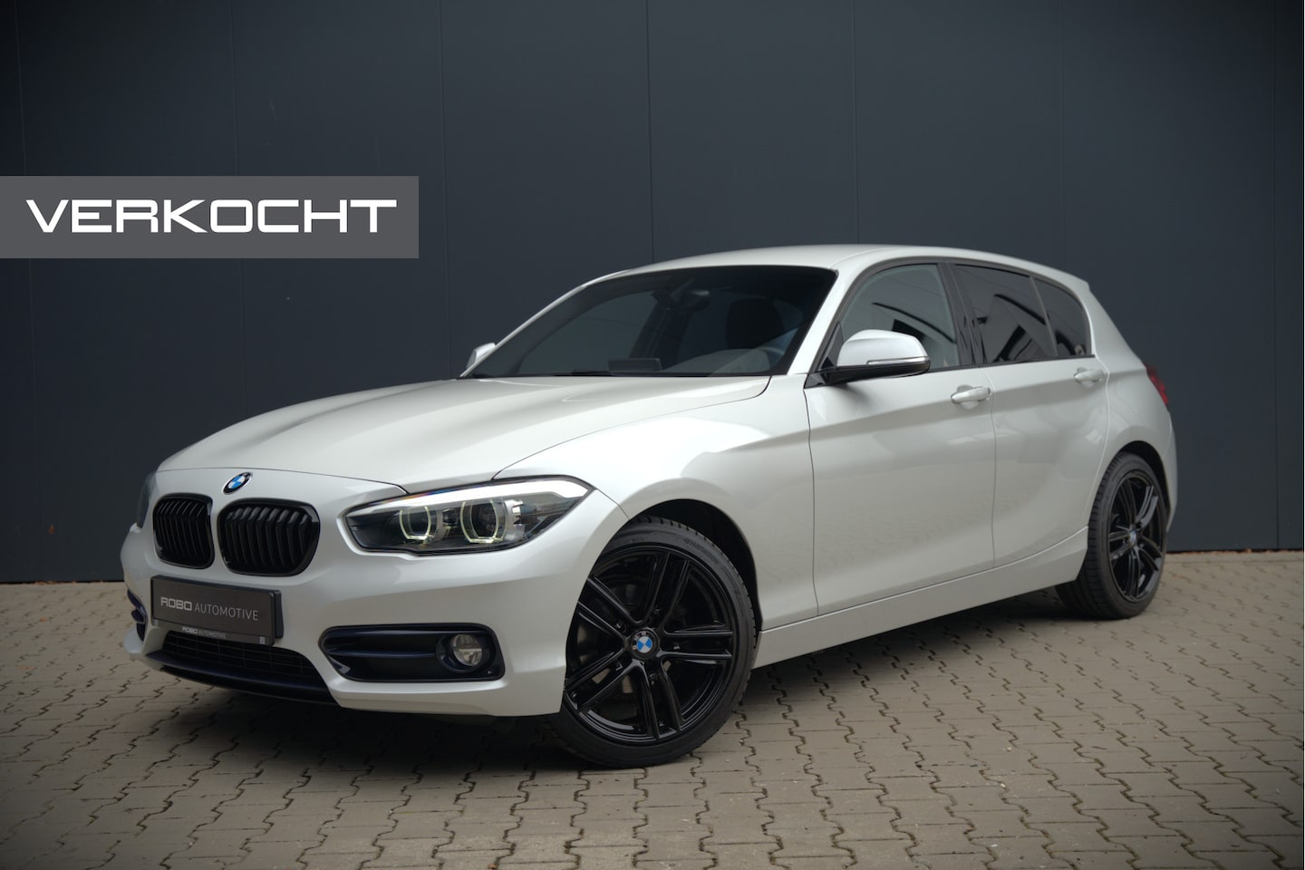 BMW 1-serie - 118i Sport Line Edition | Stoelverwarming | Cruise Control | Parkeersensoren | Navigatie | - AutoWereld.nl