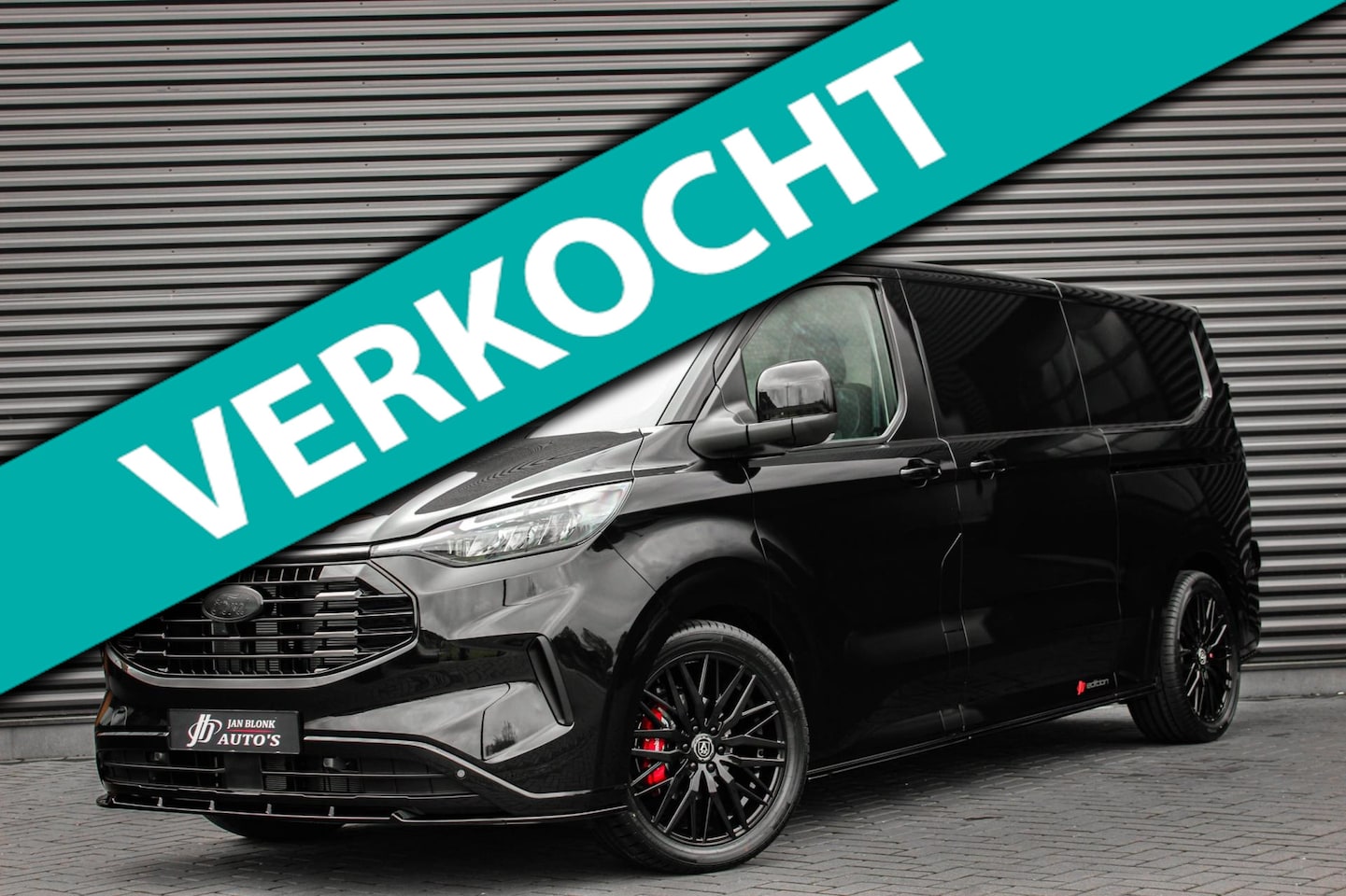 Ford Transit Custom - 2.0 TDCI L2H1 Limited 170PK JB- EDITION / FULL BLACK / 3- ZITS / MY2024 / CAMERA / BPM VRI - AutoWereld.nl