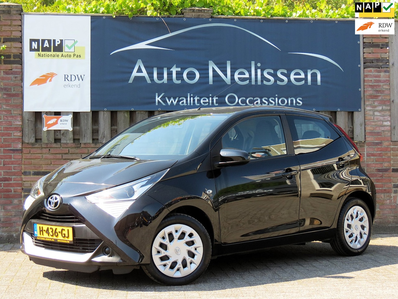 Toyota Aygo - 1.0 VVT-i x-play | ACHTERUITRIJCAMERA | DEALER ONDERHOUDEN | APPLE CARPLAY | AIRCO | NIEUW - AutoWereld.nl