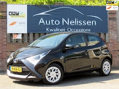 Toyota Aygo - 1.0 VVT-i x-play | ACHTERUITRIJCAMERA | DEALER ONDERHOUDEN | APPLE CARPLAY | AIRCO | NIEUW