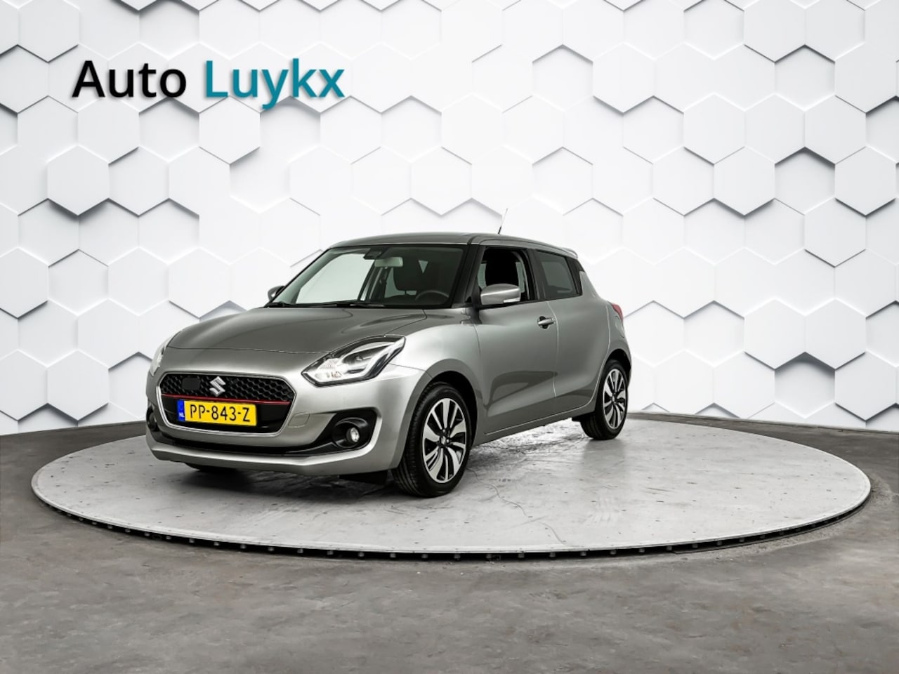 Suzuki Swift - 1.0 Stijl Smart Hybrid | Navigatie | Adaptieve Cruise Control | Dakspoiler - AutoWereld.nl
