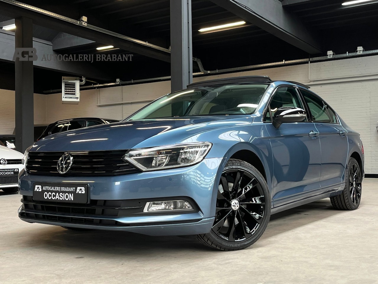 Volkswagen Passat - 1.4 TSI Business Edition Pano/Navi/Stoelmassage - AutoWereld.nl