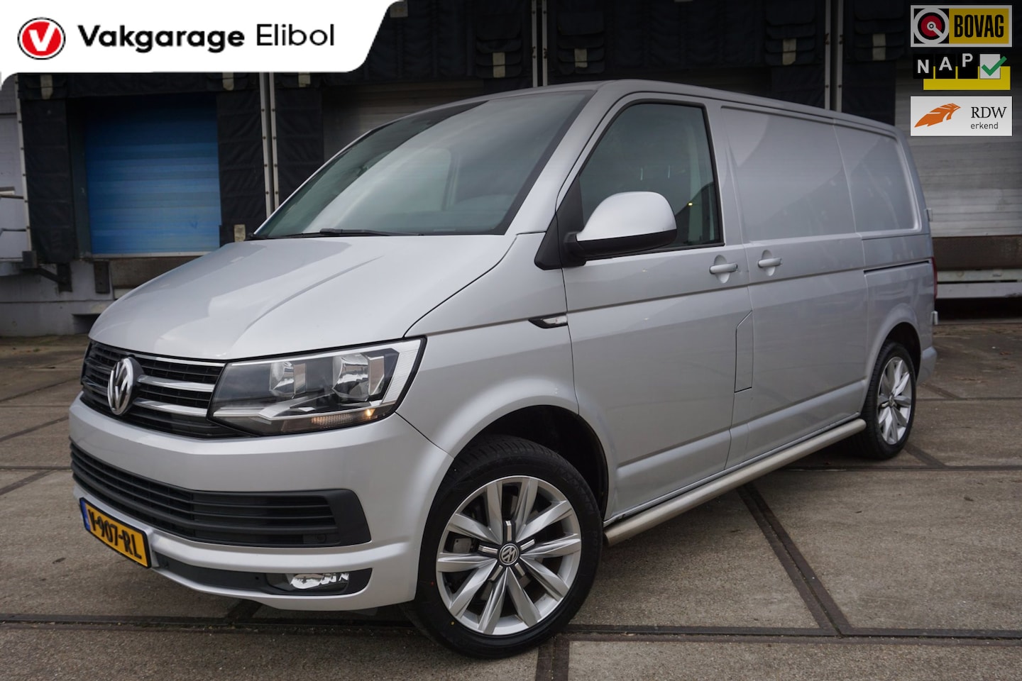 Volkswagen Transporter - 2.0 TDI L1H2 Highline * DSG * 204 PK * 2x schuifdeur - AutoWereld.nl