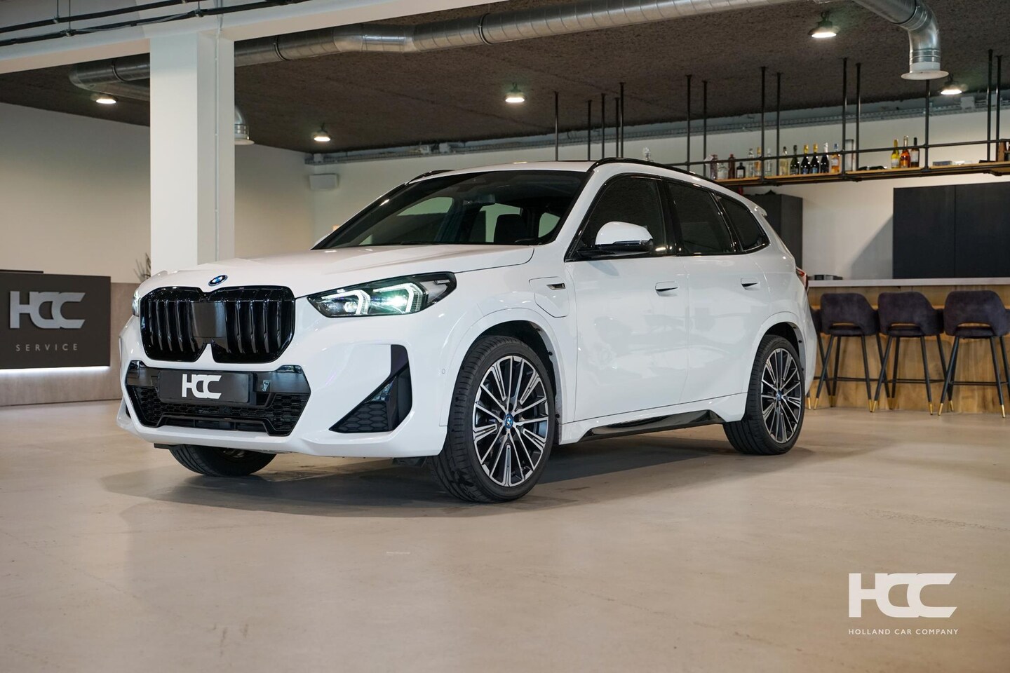 BMW X1 - xDrive25e | M Sport | Pano | Harman | 20'' Velgen - AutoWereld.nl