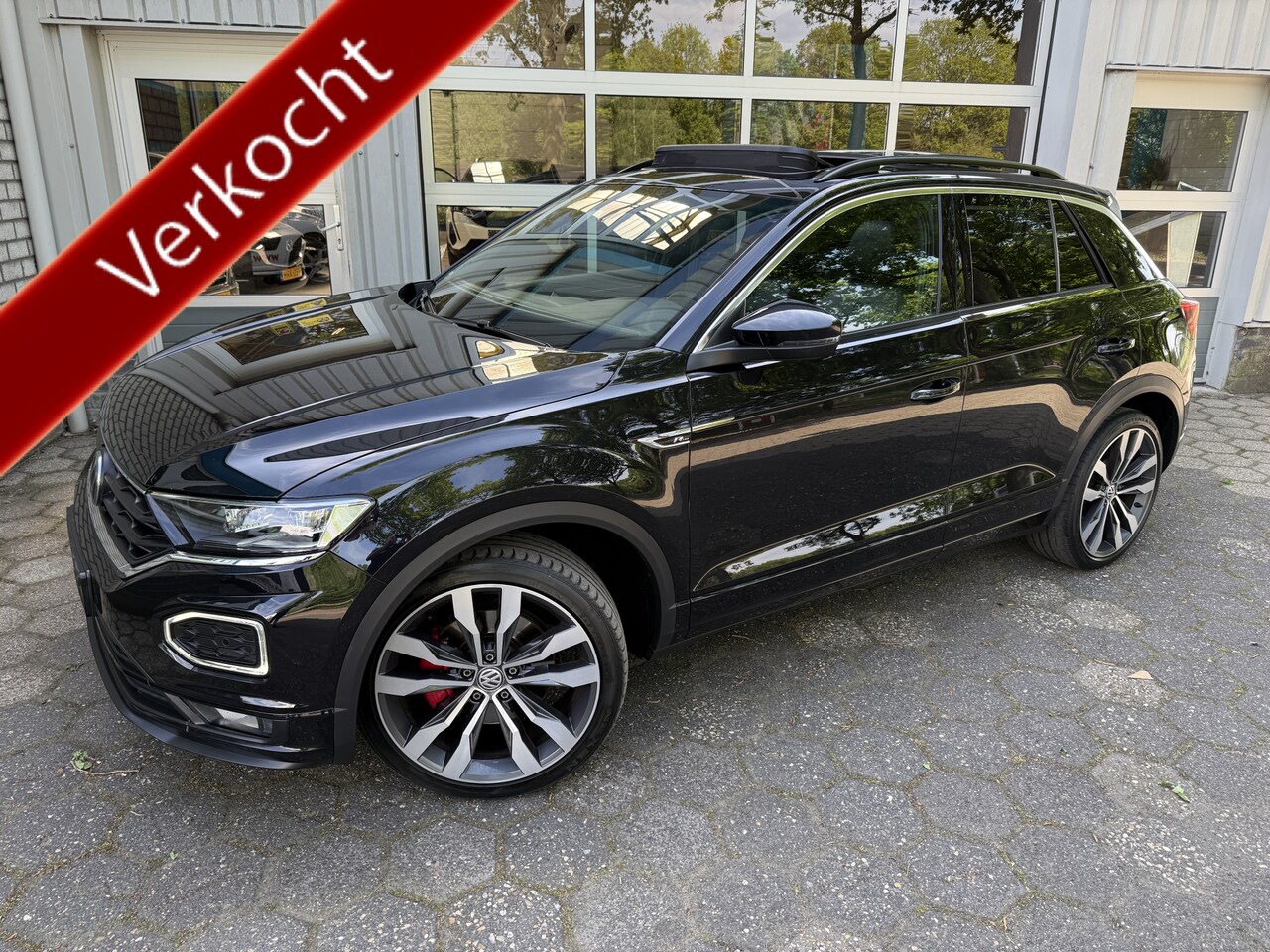 Volkswagen T-Roc - 2.0 TSI 4Motion Sport Business R-LINE / Trekhaak/ Open dak - AutoWereld.nl