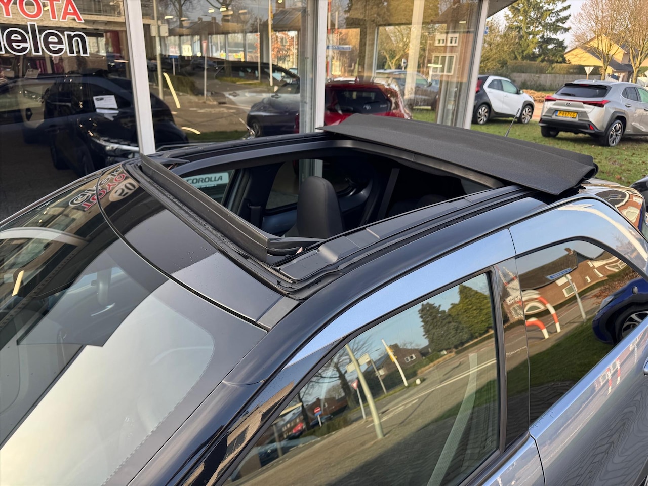 Toyota Aygo X - 1.0 VVT-i S-CVT Pulse Premium Cabrio | Parkeersensoren, Keyless, Stoelverwarming, Groot sc - AutoWereld.nl