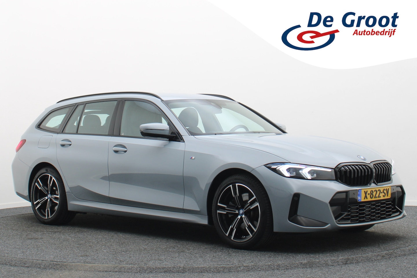 BMW 3-serie Touring - 320e M Sport Leder/Alcantara, Virtual Cockpit, LED, Elek. trekhaak, Apple Carplay, 18" - AutoWereld.nl
