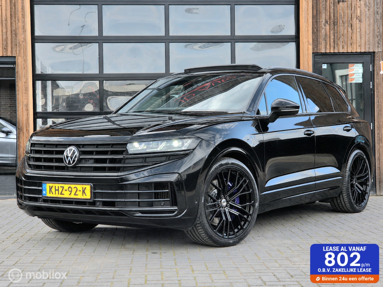Volkswagen Touareg - 3.0 TSI EHYBRID BLACK STYLE PANO LUCHT BTW - AutoWereld.nl