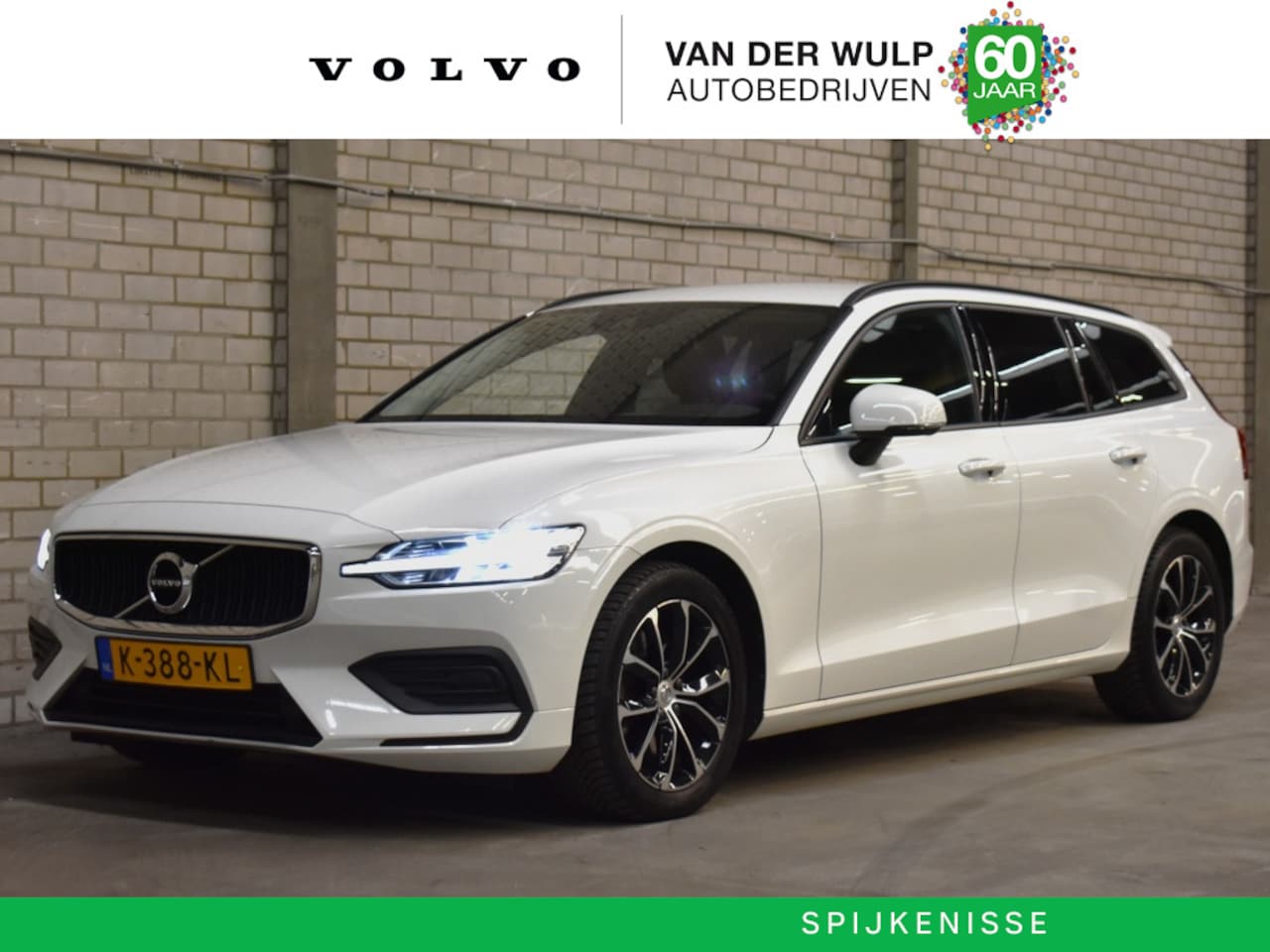 Volvo V60 - B3 163PK Momentum Advantage | Park Assist | 17'' | Leder - AutoWereld.nl