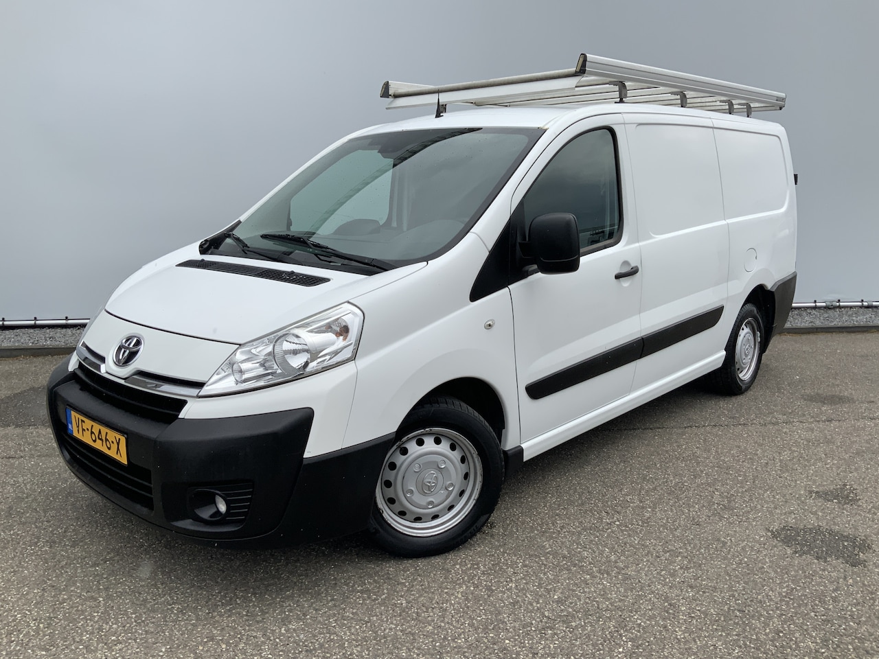 Toyota ProAce - 2.0D L2H1 Aspiration Airci Imperiaal Trekhaak 2000kg (L Schade`s) 3 Zits Euro 5 - AutoWereld.nl