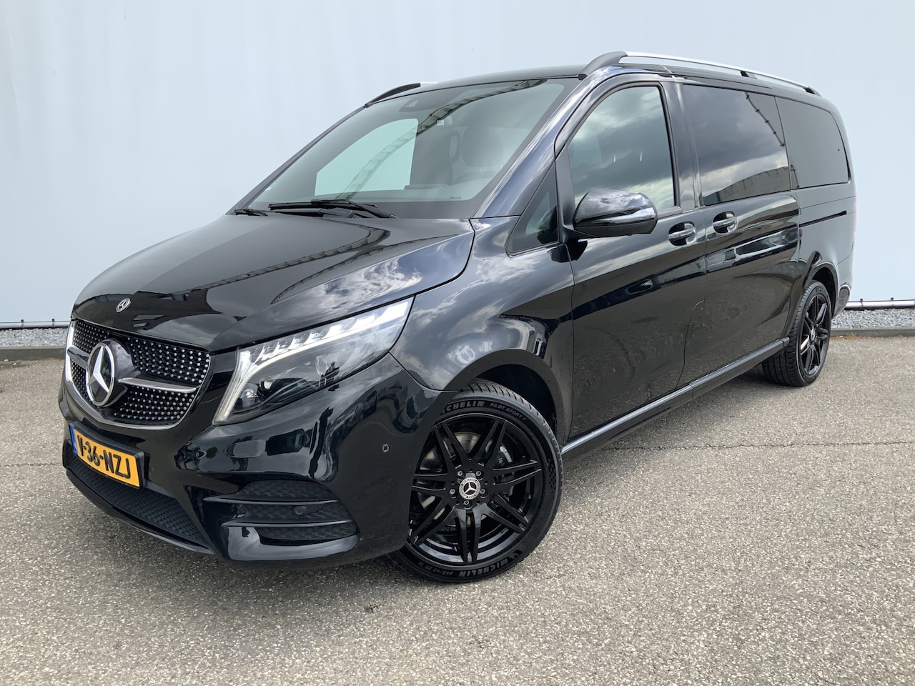 Mercedes-Benz V-klasse - 300d 4-MATIC Lang DubCab Avantgarde Automaat 5 Zits Leer Volle Auto Trekhaak 2500kg Dub  E - AutoWereld.nl
