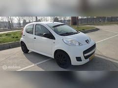 Peugeot 107 - 1.0-12V 5 deurts/lm-velgen/audio/etc