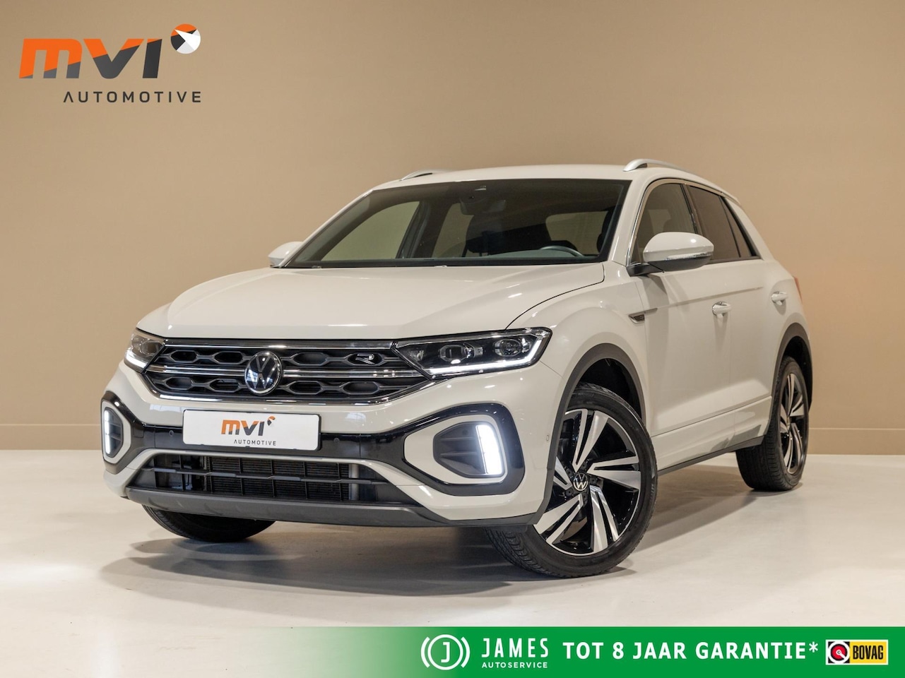 Volkswagen T-Roc - 1.5 TSI R-Line Edition / 150pk / Stoel en stuur verwarming / Achteruitrij camera / Keyless - AutoWereld.nl