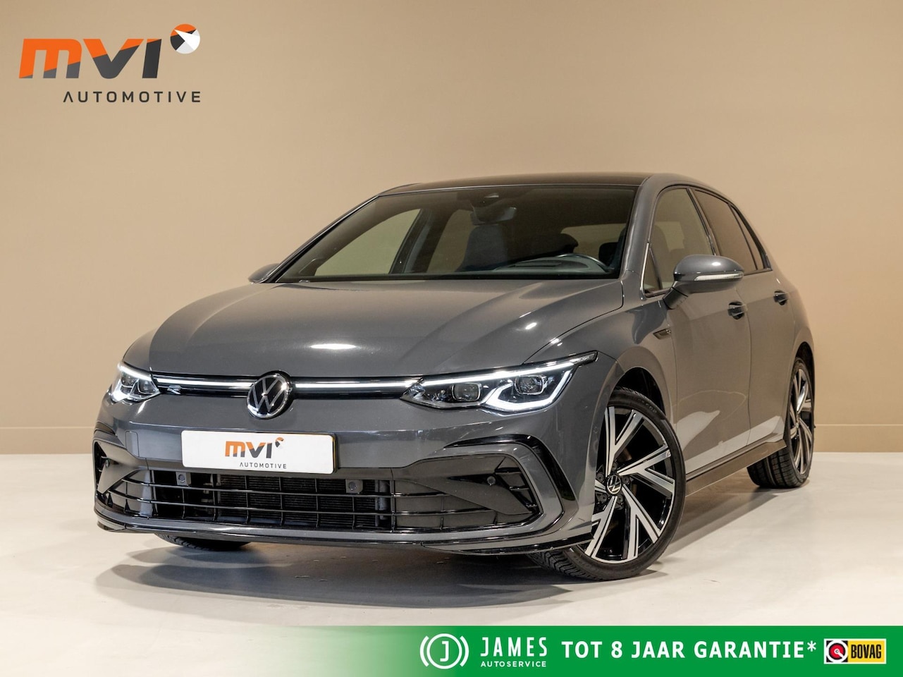 Volkswagen Golf - 1.5 eTSI R-Line / 150pk / Panorama dak / Harman Kardon / Stoel en stuurverwarming / - AutoWereld.nl