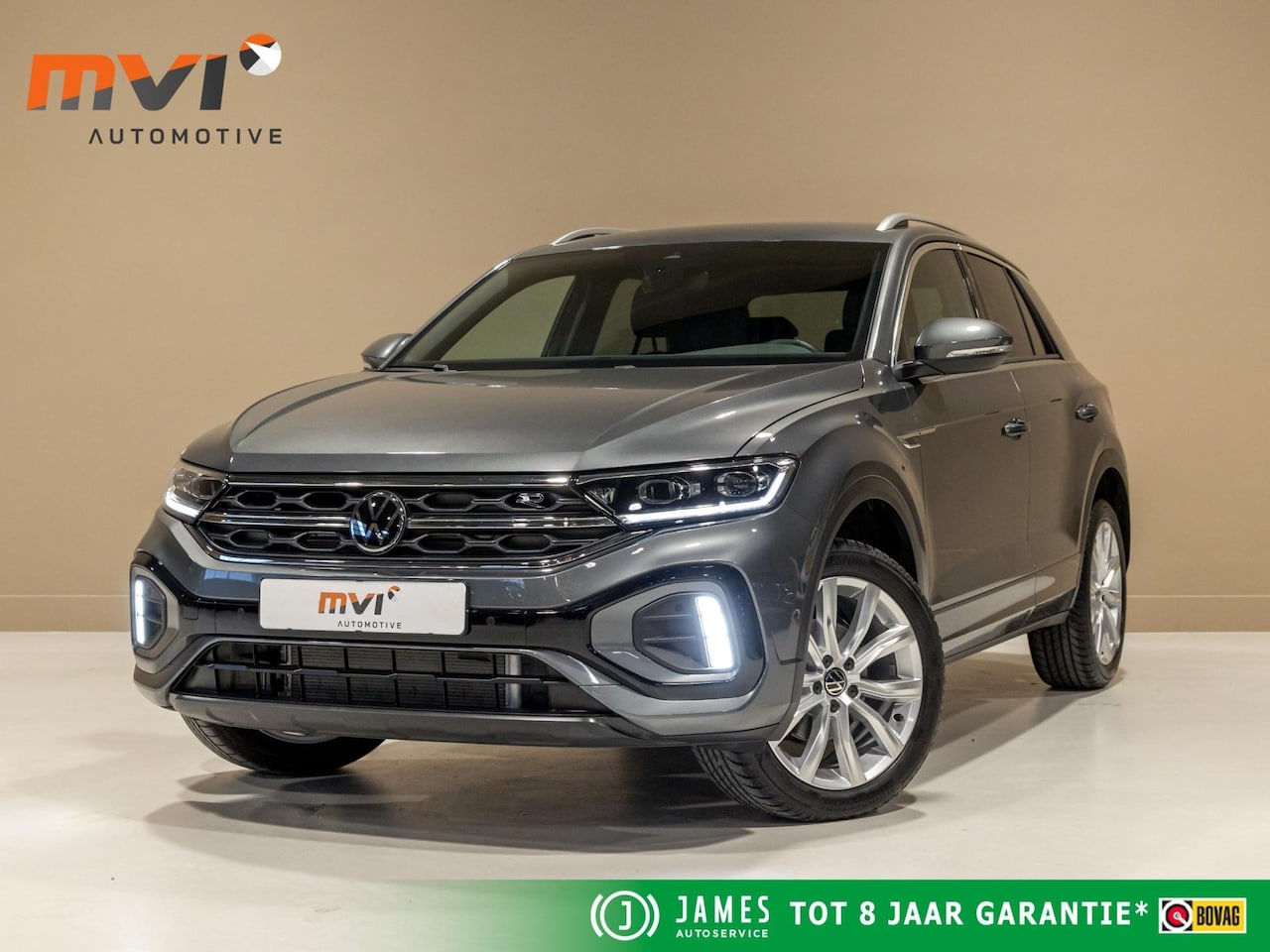 Volkswagen T-Roc - 1.5 TSI R-Line Edition / 150pk / Stoel en stuur verwarming / Achteruitrij camera / Keyless - AutoWereld.nl