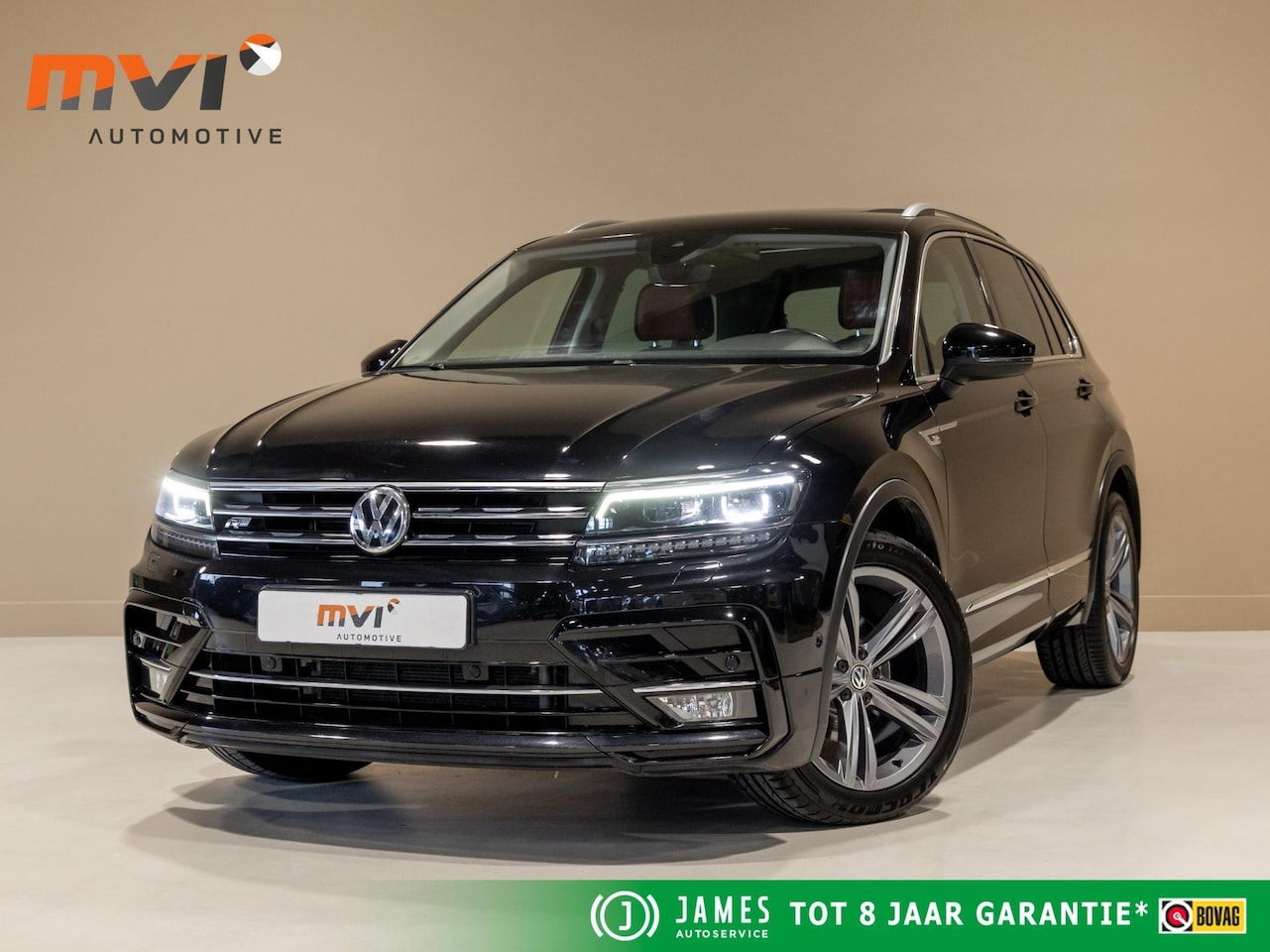 Volkswagen Tiguan - 1.4 TSI ACT R-line / 150pk / Panorama Dak / Leren Bekleding / Achteruitrij Camera - AutoWereld.nl