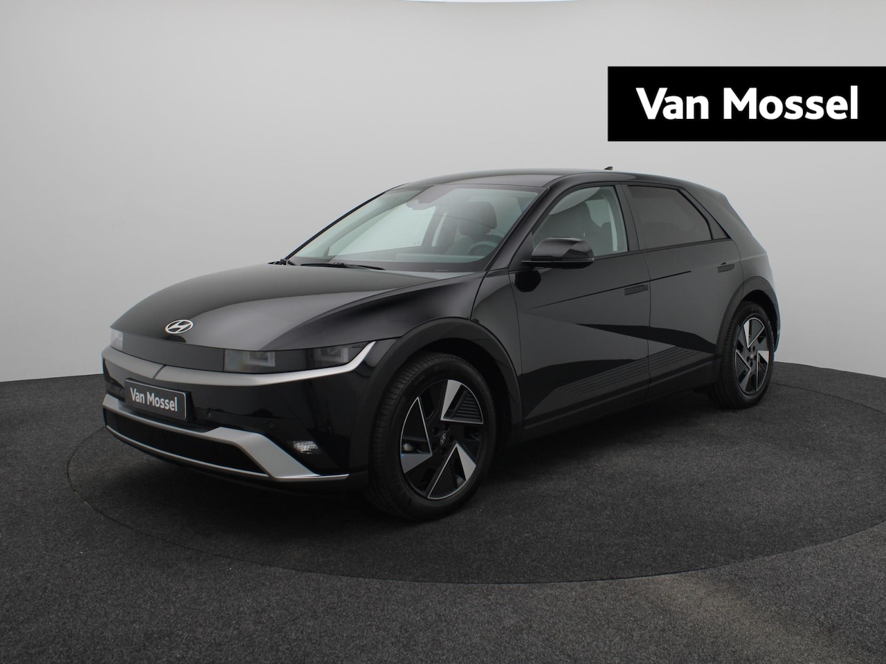 Hyundai IONIQ 5 - Long Range Pure Edition 84 kWh | Navigatie | Stoel/Stuurverwarming | Bose Audio | Achterui - AutoWereld.nl