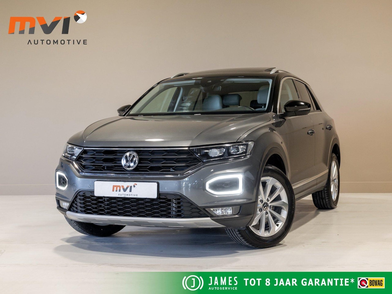 Volkswagen T-Roc - 1.5 TSI Style / 150pk / Panorama dak / Lederen bekleding / Achteruitrijcamera / Stoelverwa - AutoWereld.nl