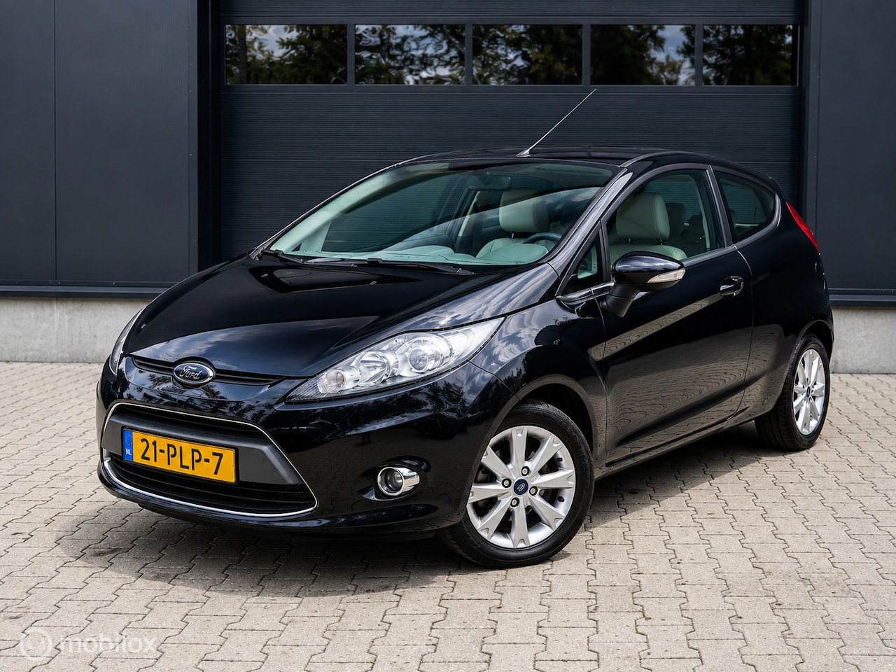Ford Fiesta - 1.25 Ghia Airco I Distributie Verv I NAP - AutoWereld.nl